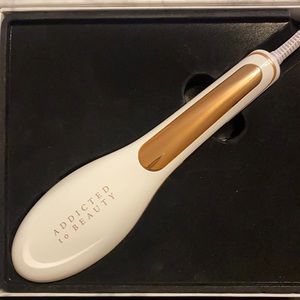 Ceramic straightening brush